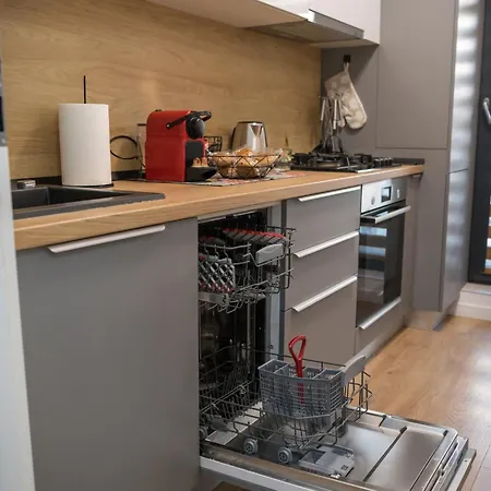 Apartman Emerald Heaven With Private Parking