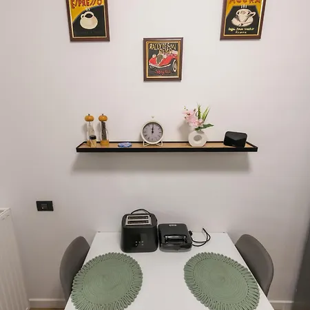 Emerald Heaven With Private Parking Apartman