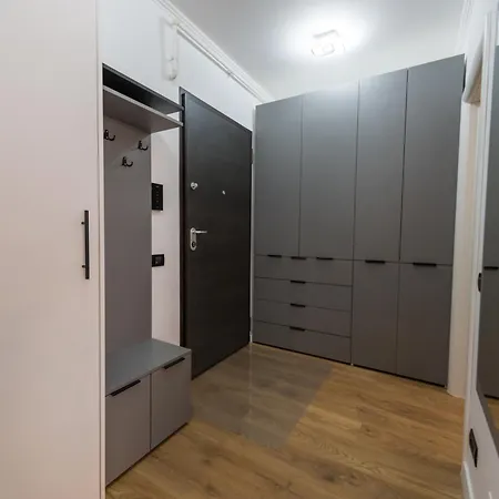 Emerald Heaven With Private Parking Apartman