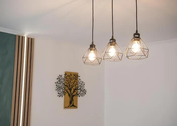 Апартаменты Emerald Heaven With Private Parking